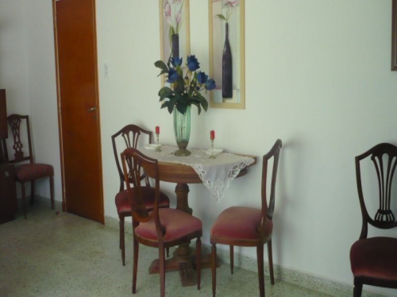 mesa y sillas comedor