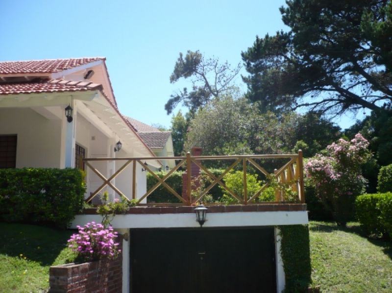 Garage-solarium-parrilla-jardin