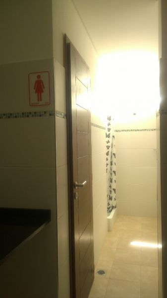 baÃ±o con baÃ±era junto a la pilata y sauna