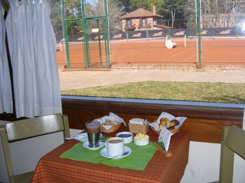 club house con vista a las canchas